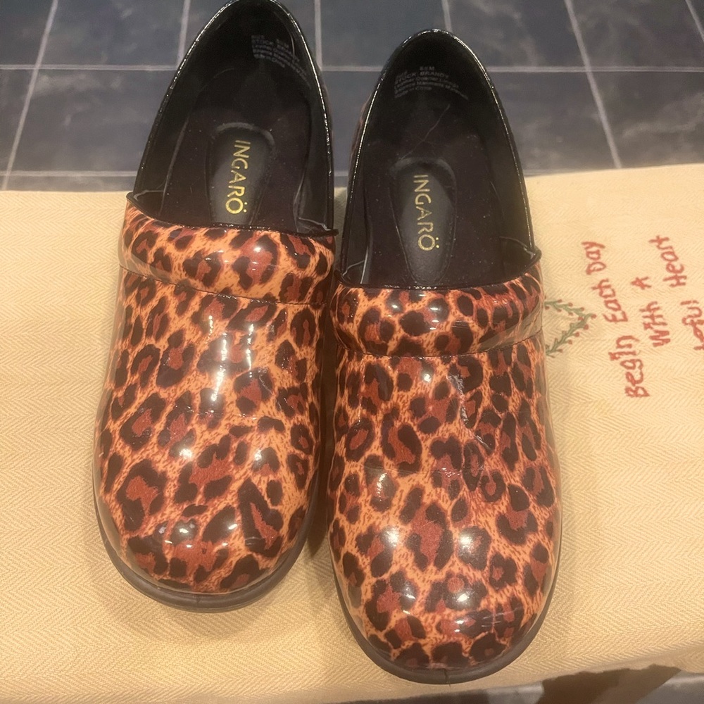 Ingaro Leopard Print Slip Resistant Clogs, Size 8.5